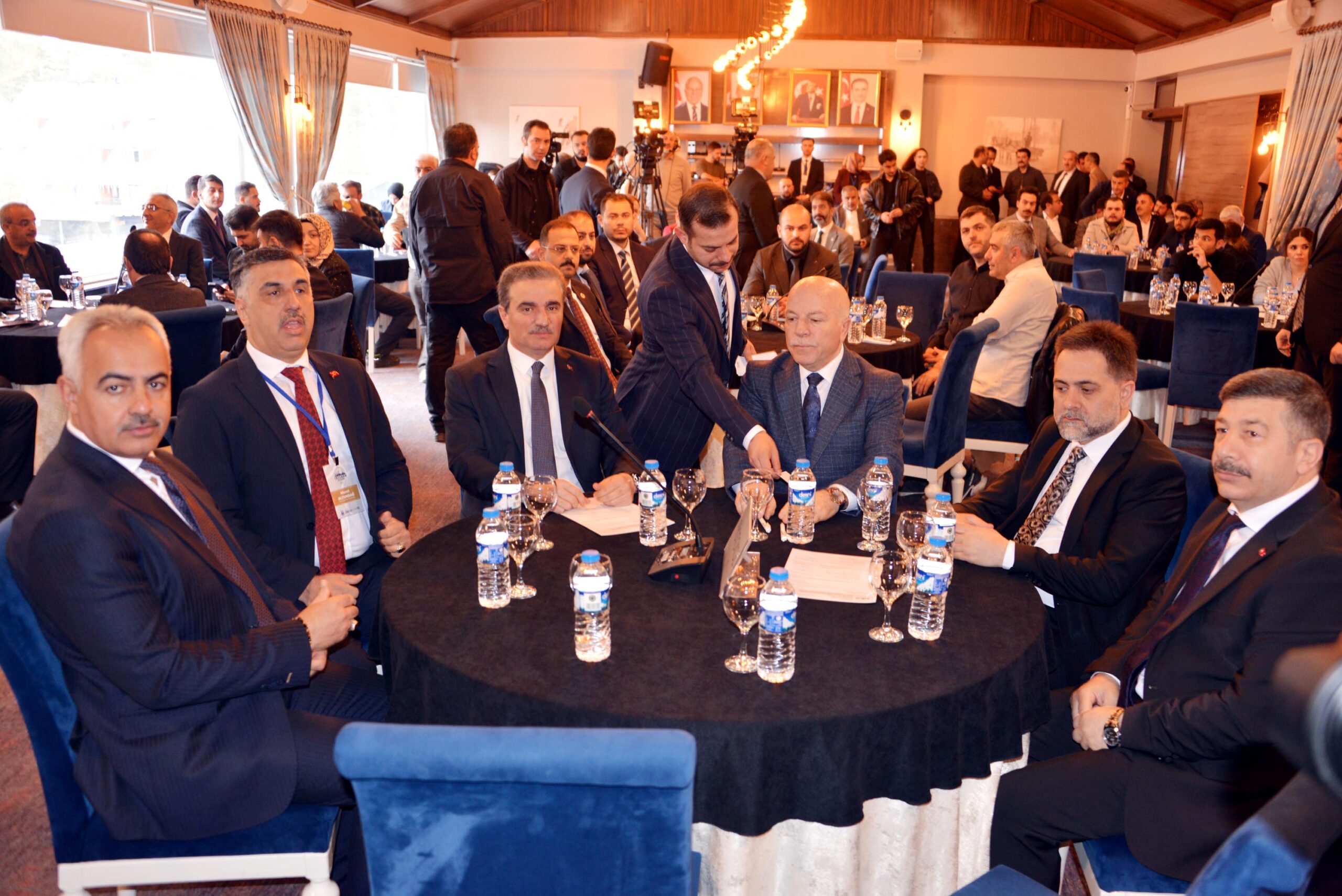 Erzurum Büyükşehir Belediyesi ev sahipliğinde, Palandöken Kayak Merkezi’nde düzenlenen “Deprem