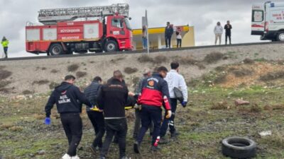 Van’ın Çaldıran ilçesinde kontrolden çıkan bir kamyonetin şarampole yuvarlanması sonucu