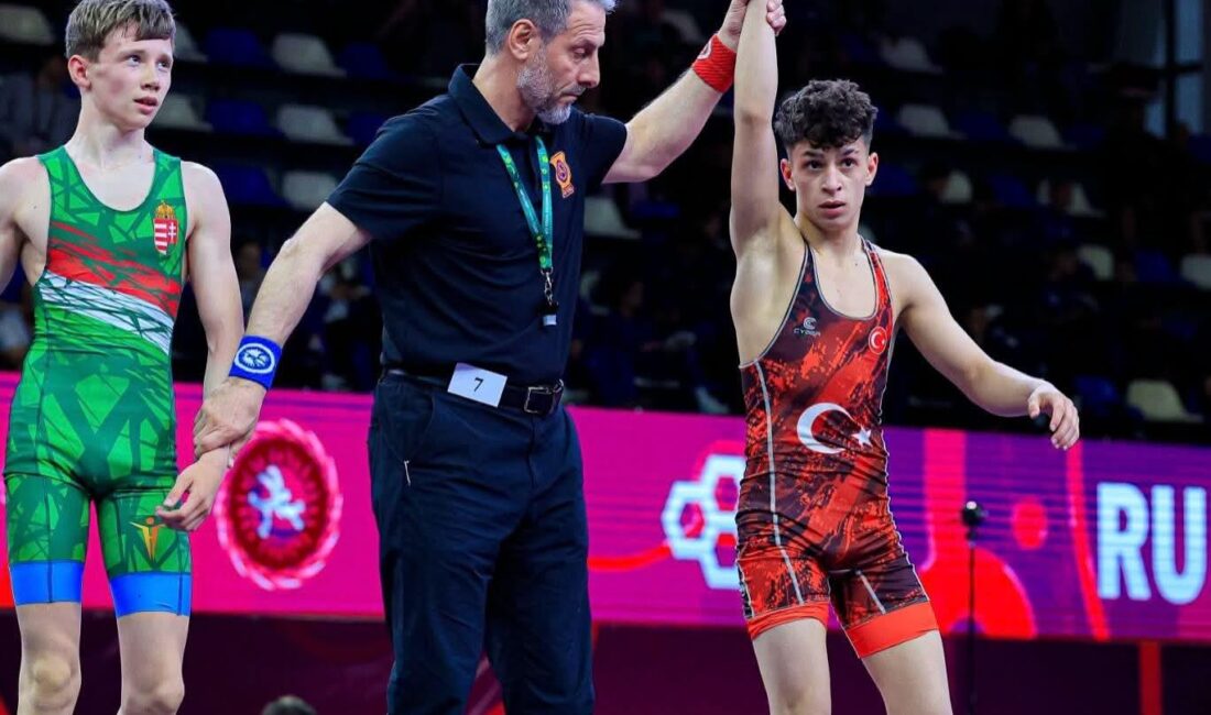Bulgaristan’ın Samokov kentinde düzenlenen U17 Avrupa Güreş Şampiyonası’nda milli güreşçi