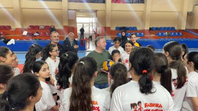 Kars’ta gençlere yönelik spor faaliyetleri hız kesmeden devam ederken, Kars