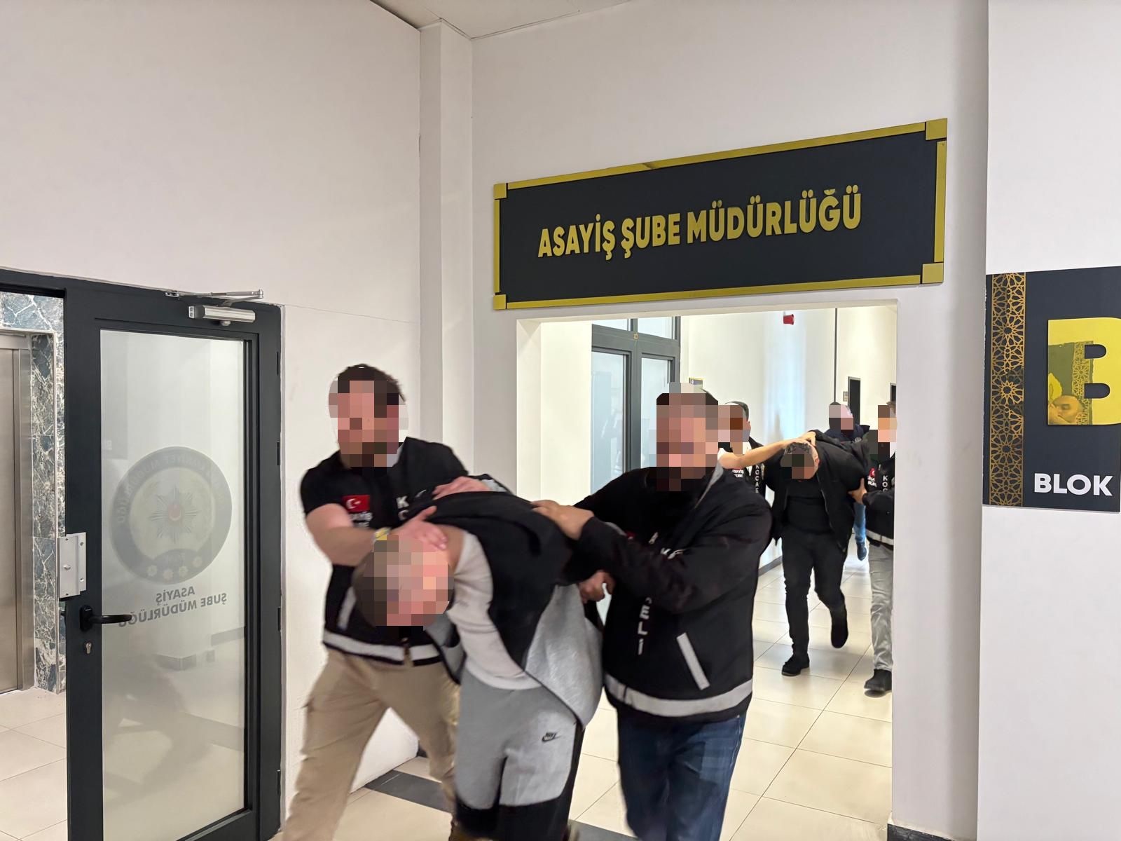 Kocaeli’nin İzmit ilçesinde 27 Mart gecesi bir eğlence mekanına düzenlenen