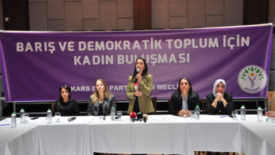 DEM Parti Genel Başkan Yardımcısı Tülay Hatimoğulları, Anneler Günü kapsamında Kars’ta
