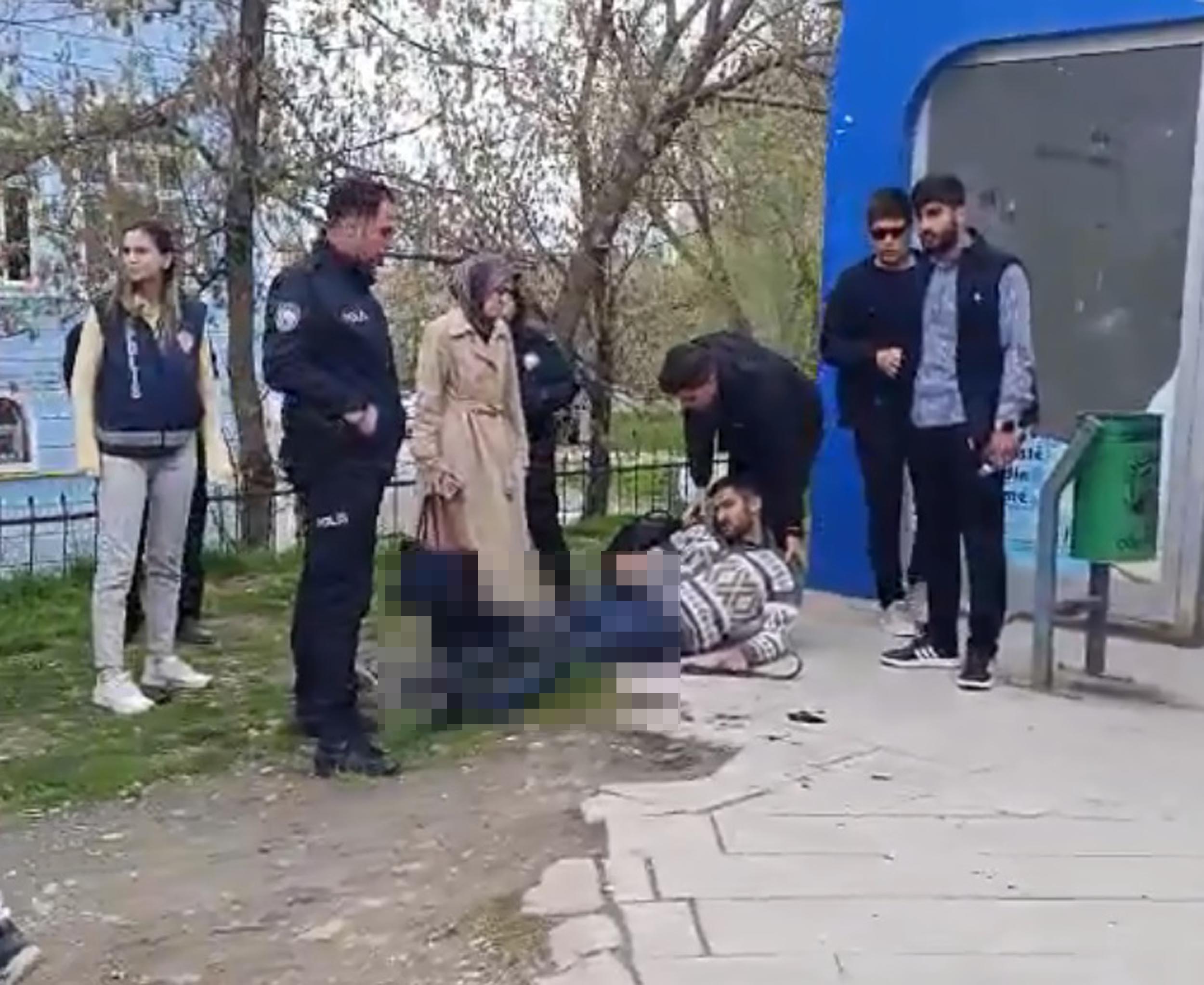 Ağrı’da boşanma işlemlerini başlatmak üzere adliyeye gelen Ramazan A., kayınbiraderi