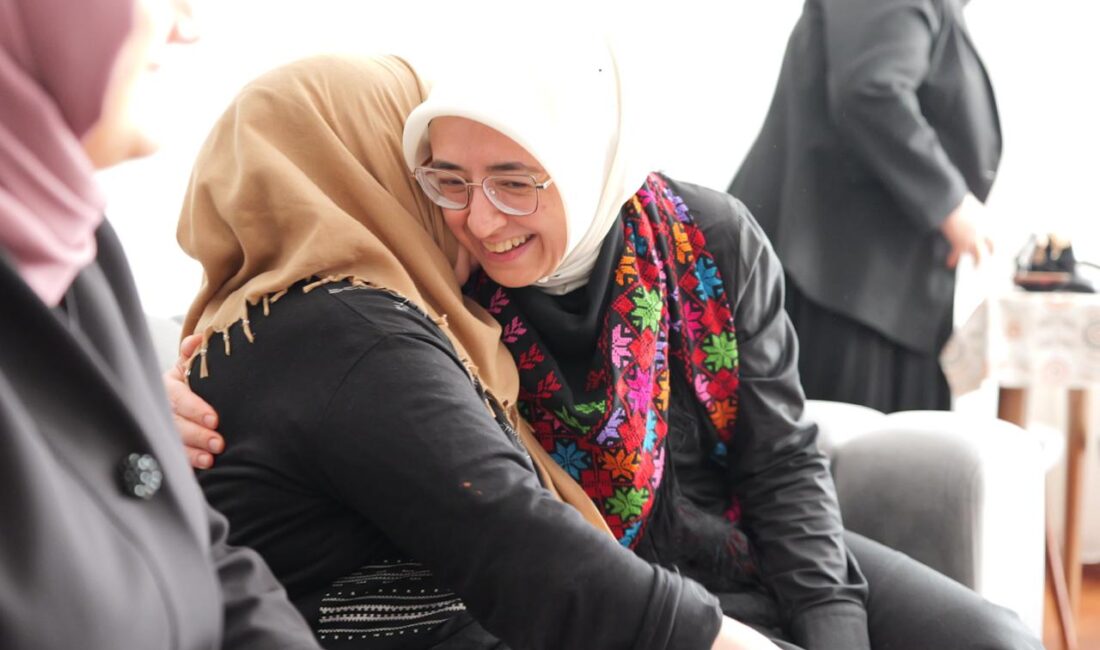 AK Parti İstanbul milletvekilleri, Anneler Günü dolayısıyla Bakırköy, Gaziosmanpaşa ve