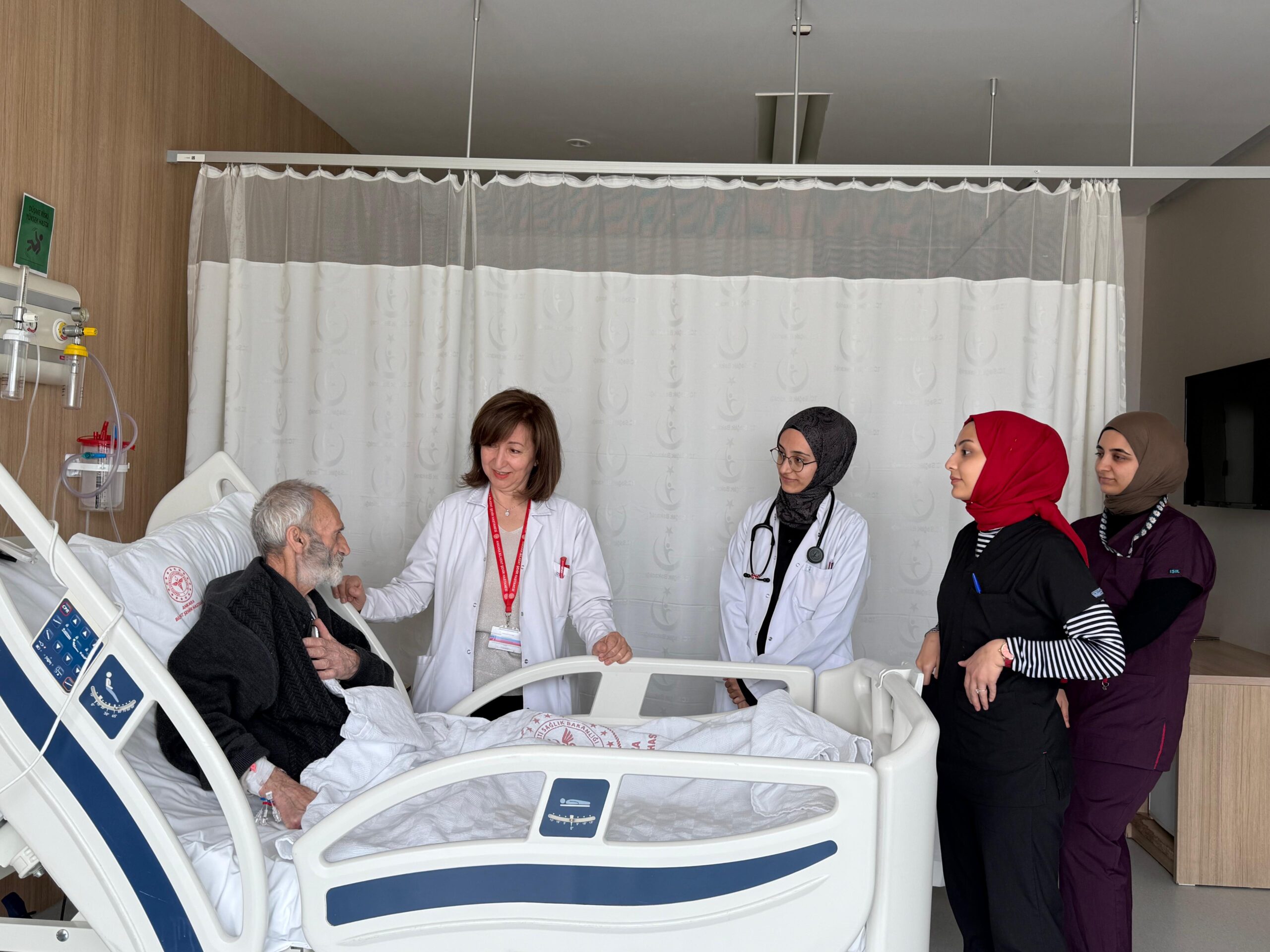 Bilkent Şehir Hastanesi Göğüs Hastalıkları Uzmanı Prof. Dr. Ayşegül Karalezli,