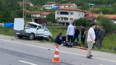 Amasya’da iki otomobilin çarpışması sonucu meydana gelen feci trafik kazasında
