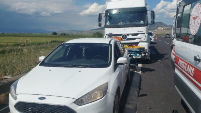 Kahramanmaraş’ın Pazarcık ilçesinde TIR sürücüsü Hakim Karaaslan (25), aracındaki arızayı