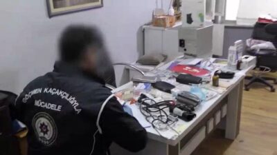 Bursa’da kendilerini doktor olarak tanıtıp evlerini yasa dışı polikliniklere çeviren
