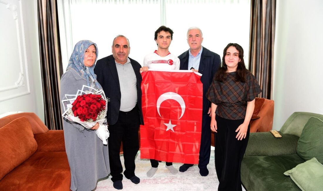 MALATYA / TEKHA Malatya’da Hüseyin Efe Turan’ın (17), odasına astığı