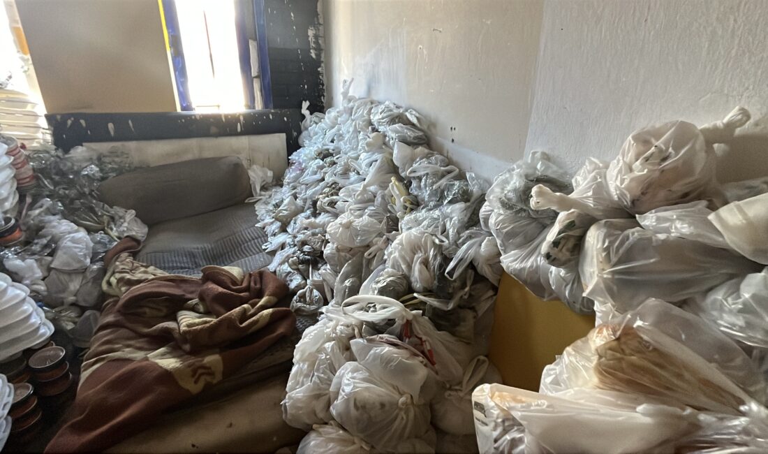 Kocaeli’nin Gebze ilçesinde, oturduğu evin icra yoluyla satılmasının ardından bir