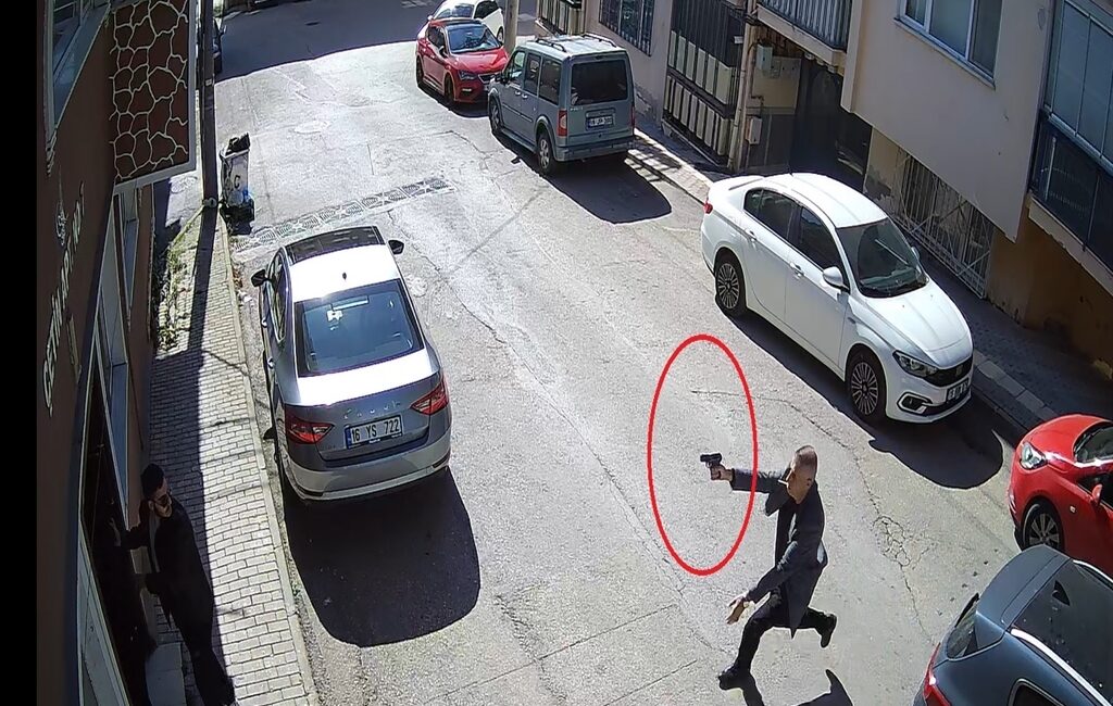 Bursa’nın Nilüfer ilçesinde, boşanma aşamasındaki diş hekimi eşi Yasemin Uludağ