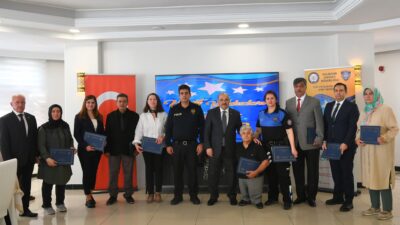 BALIKESİR / TEKHA Balıkesir Valisi İsmail Ustaoğlu, Çocuk ve Gençler
