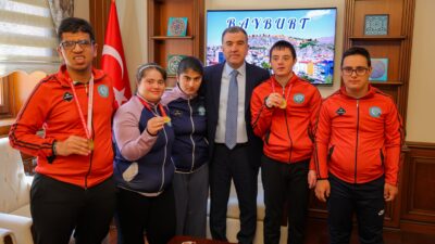 BAYBURT / TEKHA Bayburt Valisi Mustafa Eldivan, Engelliler Haftası kapsamında