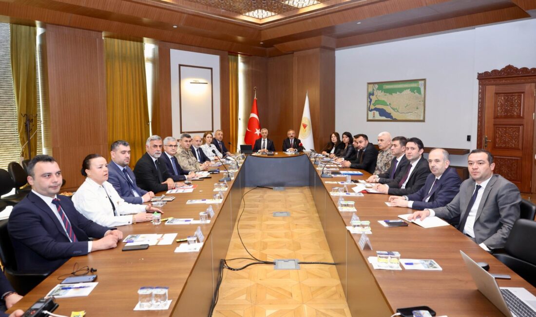 KAHRAMANMARAŞ / TEKHA Kahramanmaraş Valisi Mükerrem Ünlüer, okul çevrelerinde yaşanan