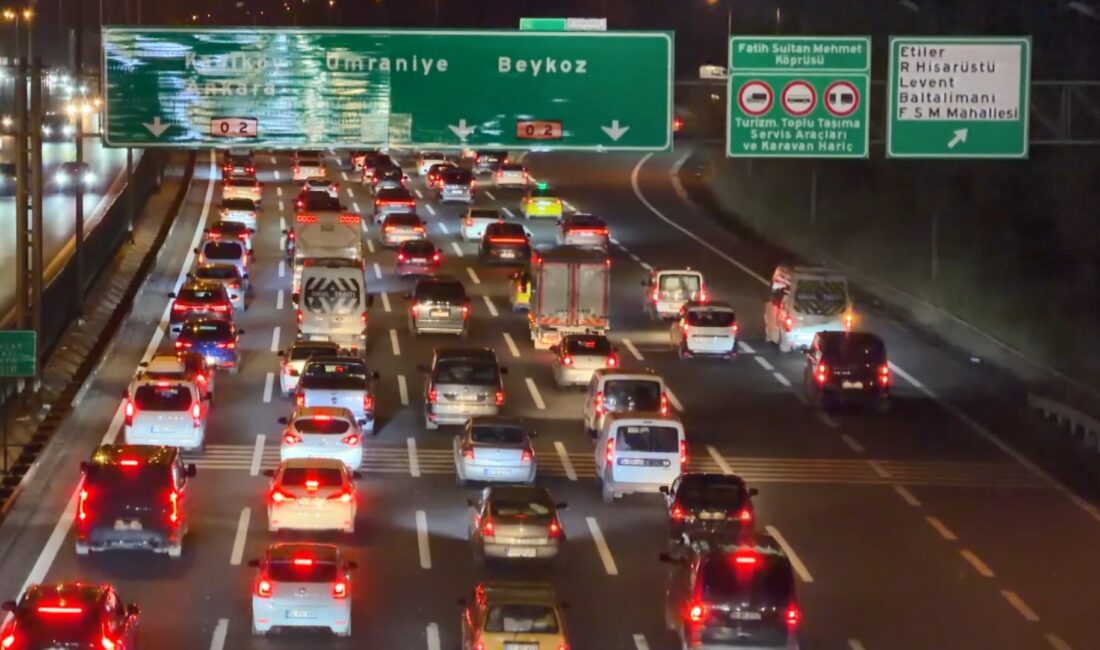 İstanbul’da Kurban Bayramı tatili nedeniyle bazı bölgelerde trafik yoğunluğu yaşanıyor.