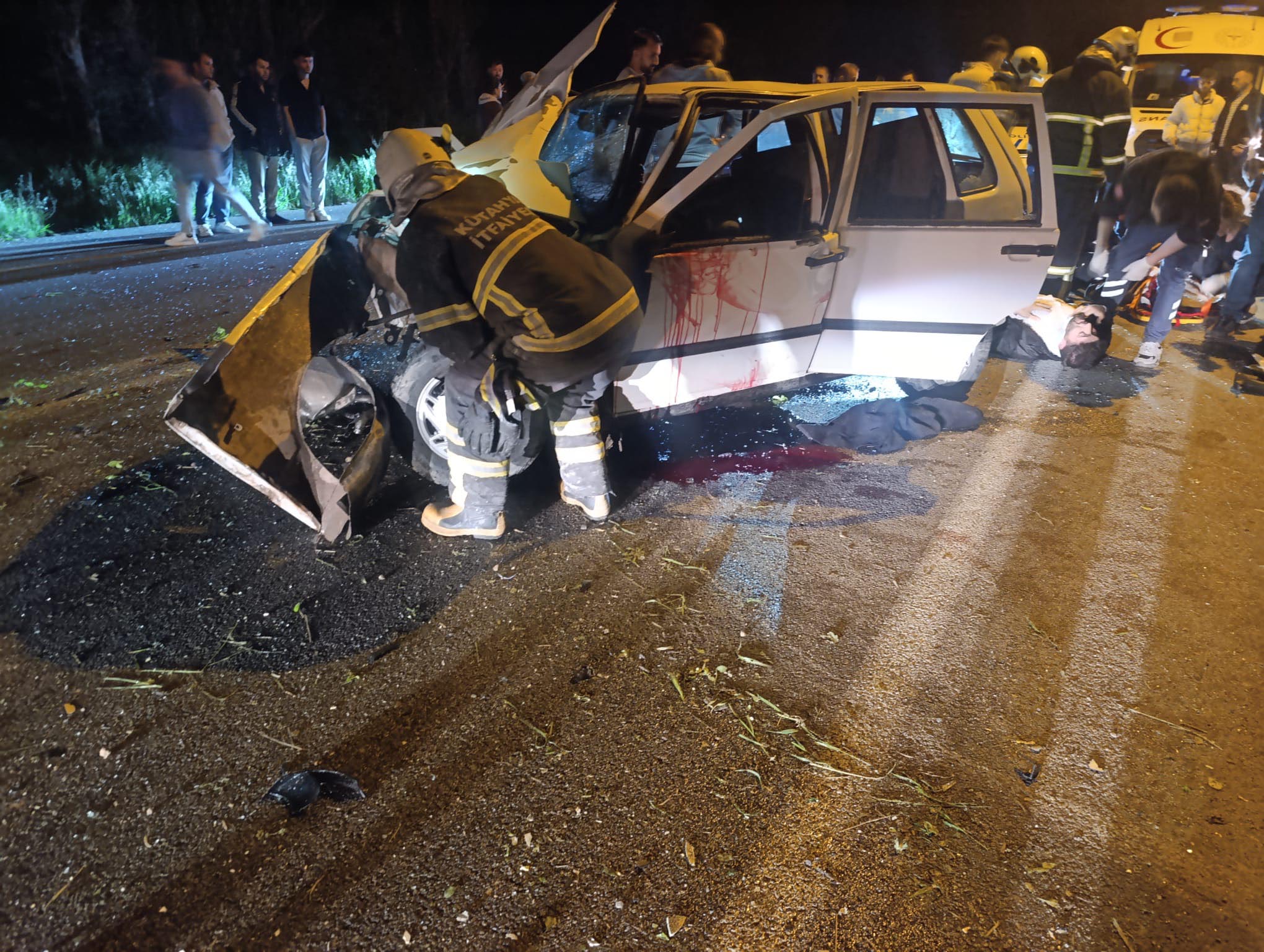 Kütahya’da istinat duvarına çarpan otomobildeki Furkan Okayay (24) hayatını kaybetti,