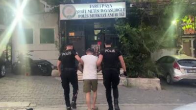 İzmir’de, haklarında kesinleşmiş uzun süreli hapis cezası bulunan iki firari
