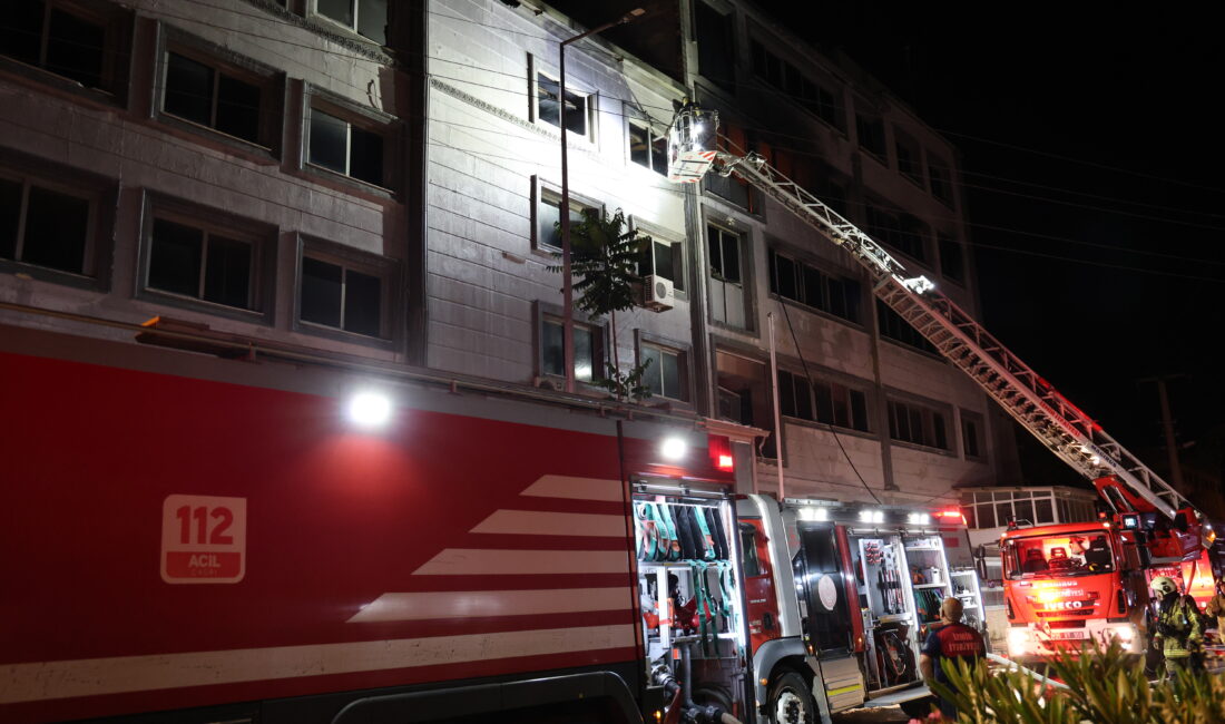 İzmir’in Bornova ilçesinde, ayakkabı imalatı yapılan 5 katlı bir iş