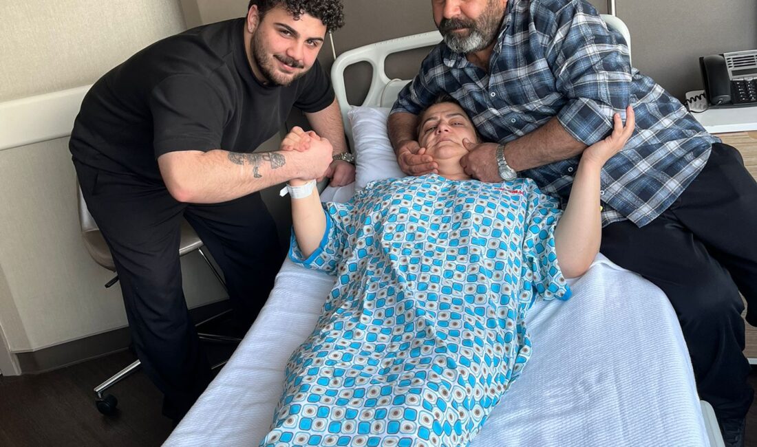 Ankara’da 1,5 kiloluk yumuşak doku tümörü nedeniyle sağ bacağı kesilme