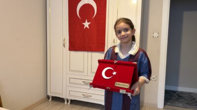 Rize’de boş kavanozla oluşturduğu kumbarasında biriktirdiği harçlıklarını, şehit ailelerine bağışlayan