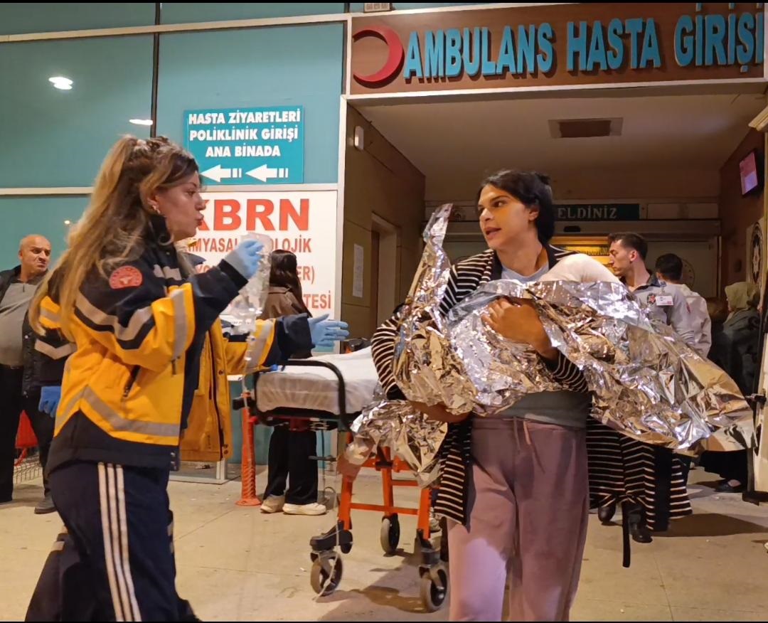 Bursa’nın İnegöl ilçesinde evinde oyun oynadığı sırada kaynar su dolu