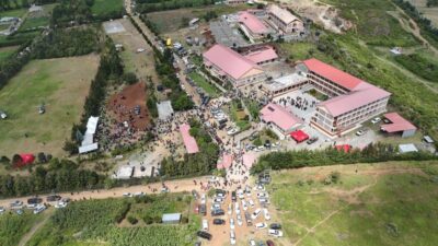 Kenya’nın Nakuru kentinde bulunan bir kız yatılı okulunda gece saatlerinde