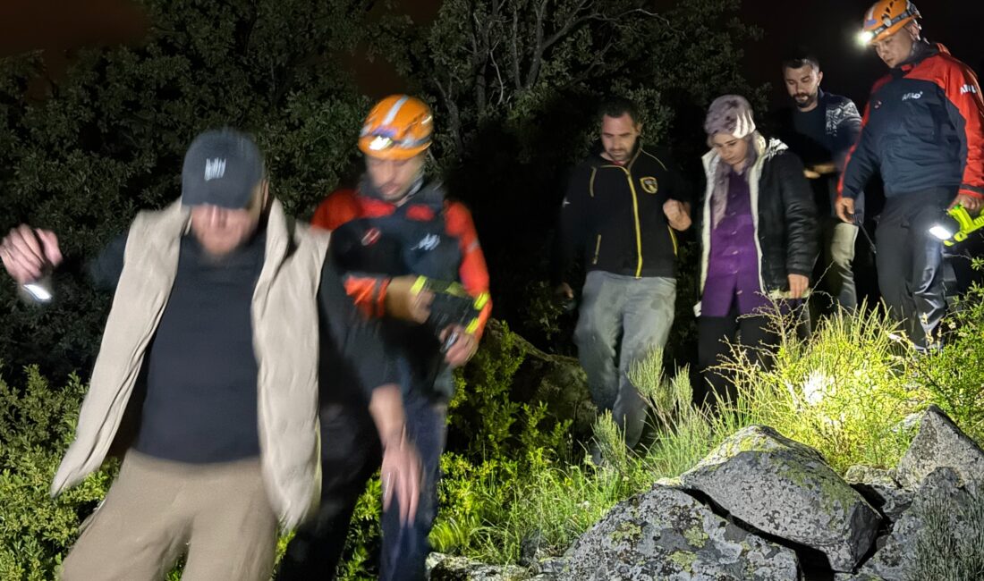 Nevşehir’de gezmek amacıyla çıktığı kayalık arazide havanın kararmasıyla yönünü kaybederek