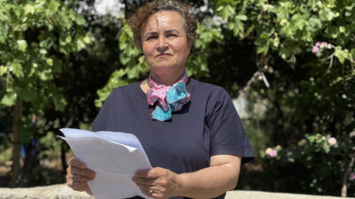Antalya’da yaşayan 60 yaşındaki emekli Suna Ülger, sanal medyada gördüğü