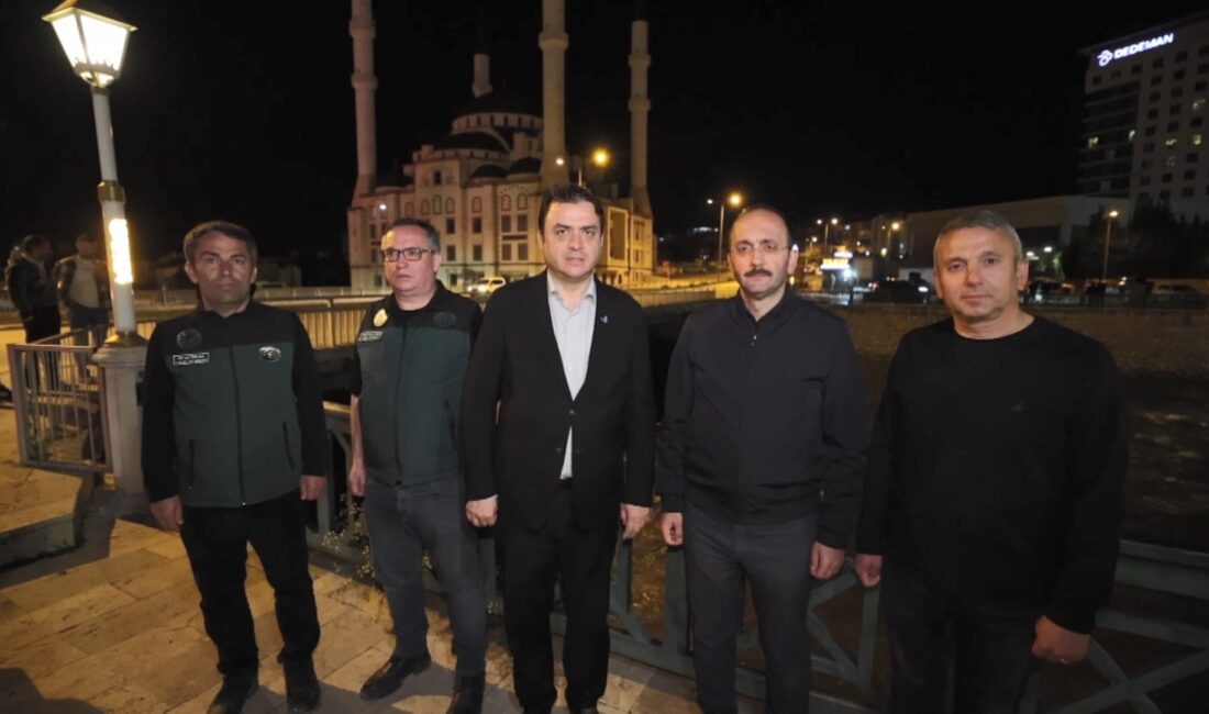 Tokat’ta Almus Barajı’ndaki fazla suyun tahliyesi nedeniyle Yeşilırmak Nehri’nde su