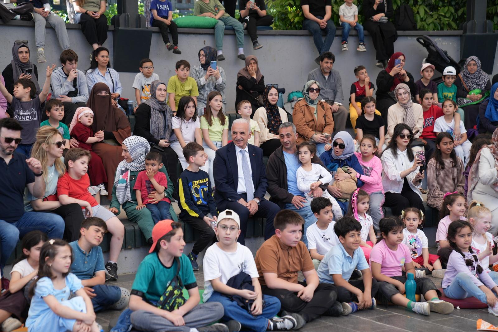 ŞEHİT Mühendis Zahide Güçlü Ekici Bilim Merkezi’nde düzenlenen Bilim Show