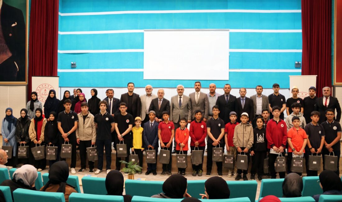Yalova İmam Hatip Okulları arasında düzenlenen mesleki yarışmaların ödül töreni,