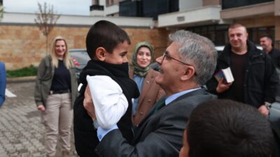 Bingöl Valisi Cahit Çelik ve eşi Nermin Çelik, Kültür Mahallesi’nde