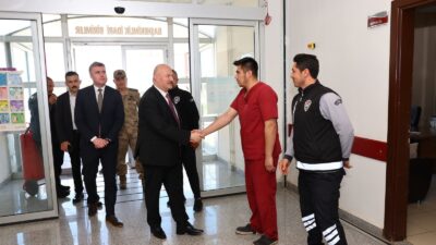 Adıyaman Valisi Abdullah Küçük, Gerger Devlet Hastanesini ziyaret ederek bir