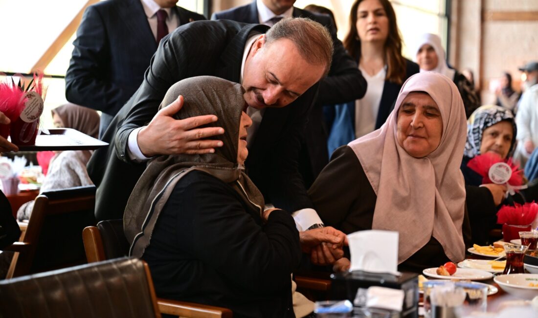 Isparta Valisi Abdullah Erin, Anneler Günü dolayısıyla düzenlenen anlamlı bir