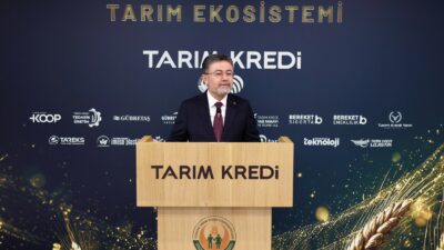 Tarım ve Orman Bakanı İbrahim Yumaklı, Tarım Kredi Kooperatifleri personeliyle