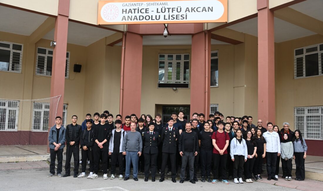 Gaziantep İl Jandarma Komutanlığı, Şehitkâmil ilçesinde yer alan ortaöğretim kurumlarına
