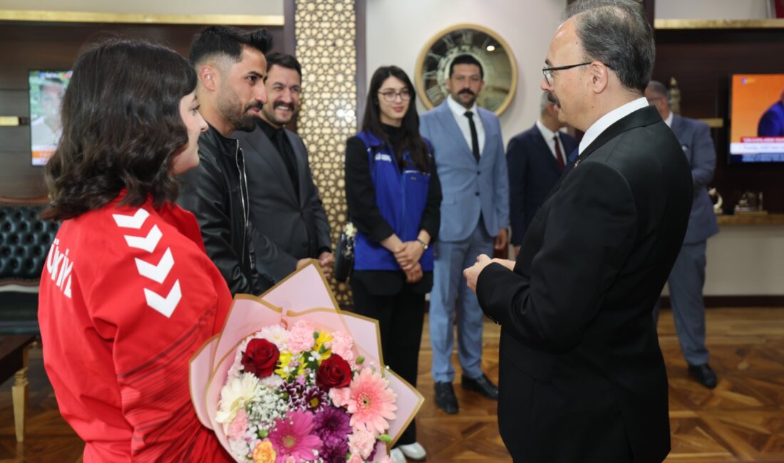 Siirt Valisi ve Belediye Başkan Vekili Dr. Kemal Kızılkaya, 15-21