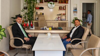   KİLİS / TEKHA Kilis Valisi, Cuma namazı sonrasında kent