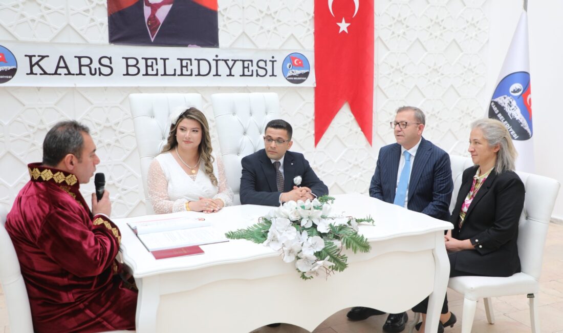   KARS / TEKHA Kars Valisi Ziya Polat ve eşi