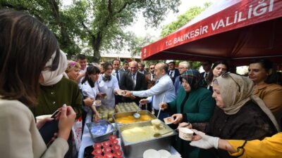   BALIKESİR / TEKHA Balıkesir Valisi İsmail Ustaoğlu ve eşi