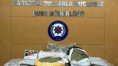 Balıkesir’in Ayvalık ilçesi açıklarında bir yelkenli tekneye düzenlenen operasyonda 158