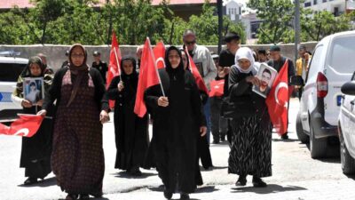 Van’da çocukları terör örgütü tarafından dağa kaçırılan ailelerin DEM Parti