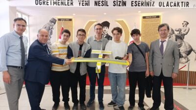 Simav Fen Lisesi öğrencileri, kendi imkanlarıyla geliştirdikleri insansız hava aracı