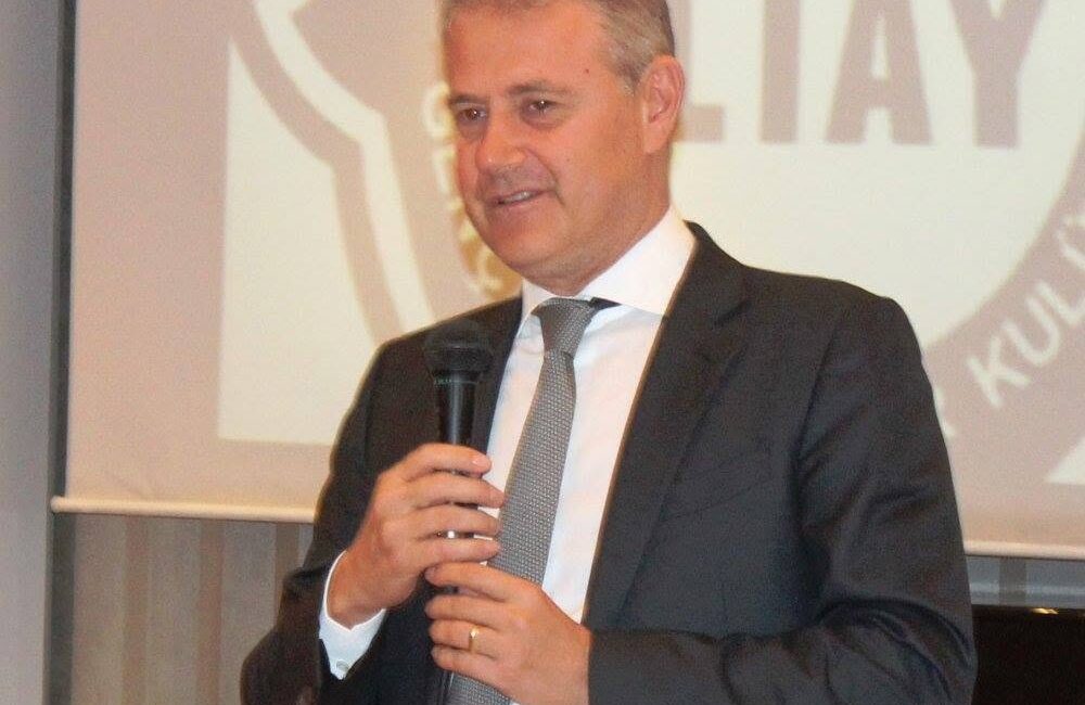 Altay’da hafta başında İzmir’de bir araya gelen başkan Sinan Kanlı