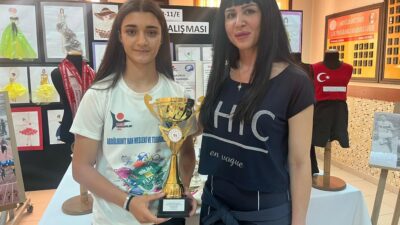 İzmir’de moda tasarım bölümü öğrencisi ve lisanslı atlet Azra Türkol