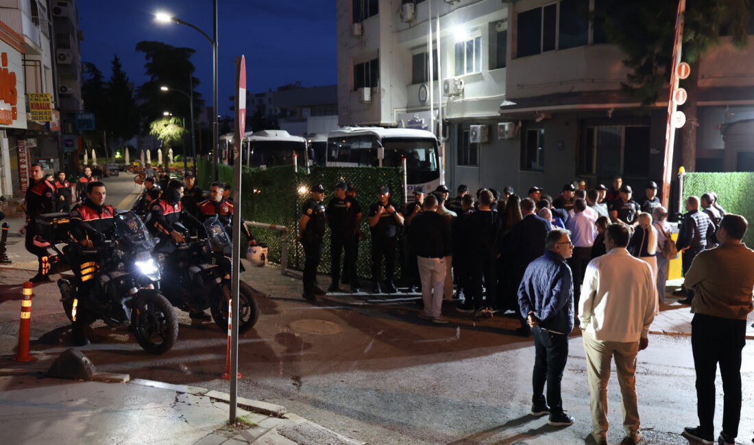 İzmir’in Buca Belediyesi’ne yönelik 6 ilde düzenlenen yolsuzluk operasyonunda, Buca