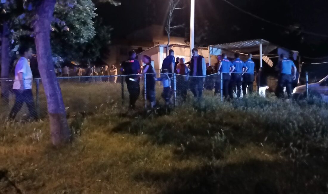 Bursa’nın Yıldırım ilçesinde evlerine gelen kimliği henüz belirlenemeyen bir şüpheliyle