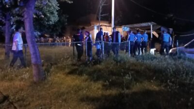Bursa’nın Yıldırım ilçesinde evlerine gelen kimliği henüz belirlenemeyen bir şüpheliyle