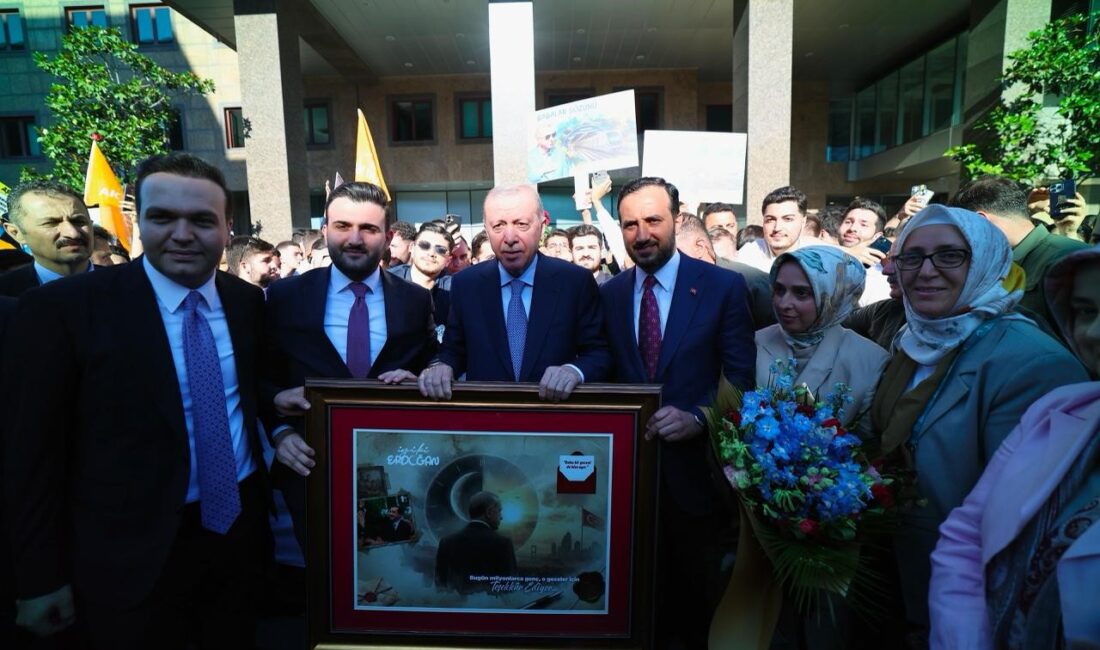 İSTANBUL / TEKHA Cumhurbaşkanı Recep Tayyip Erdoğan, Türkiye Gençlik ve