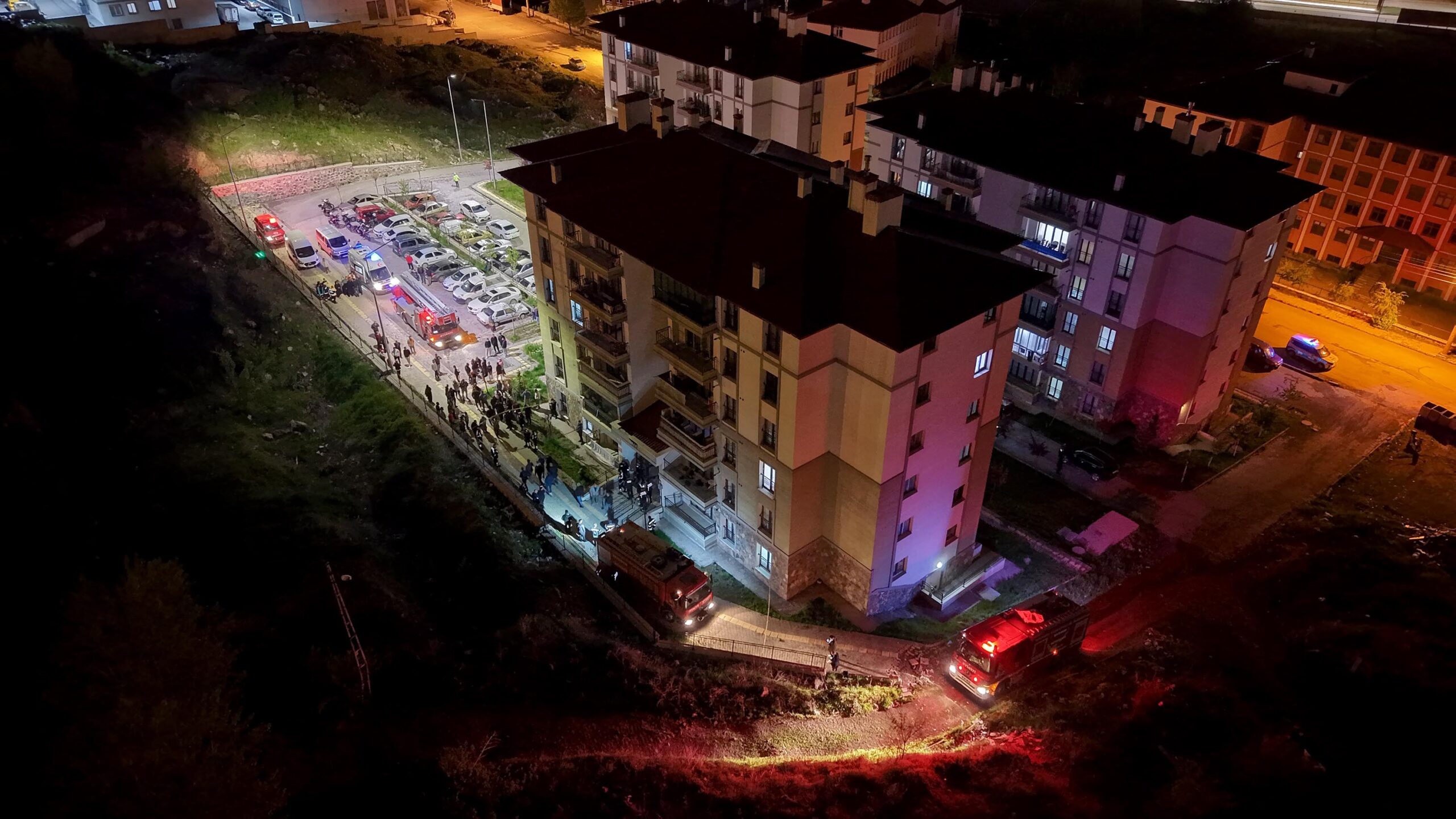 Erzurum’un Yakutiye ilçesinde 6 katlı bir binanın birinci katındaki dairede